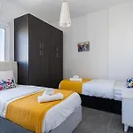 Olympus 2-bedroom Apartament *