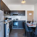 Olympus 2-bedroom Apartament *
