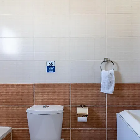 Olympus 2-bedroom * 拉纳卡