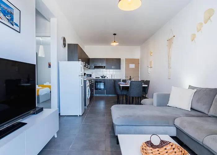 Lägenhet Olympus 2-bedroom Larnaca