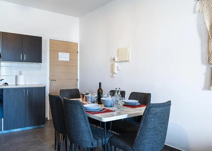 Lägenhet Olympus 2-bedroom Larnaca